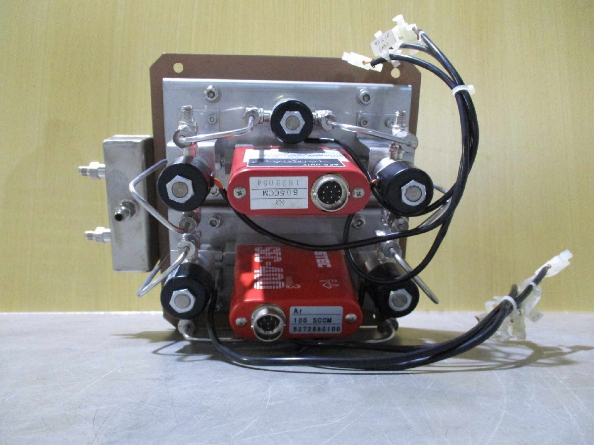 中古 HORIBA MASS FLOW CONTROLLER SEC-400MK3/N2 50SCCM (MAHR51026C015)