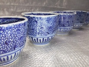 Art hand Auction 伊万里 みじん唐草 可愛いサイズ 手描き 5客セット, 和食器, 茶器, 茶器セット