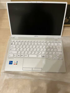 1円st新品同様 軽量873g Core i5-1235U・16GBメモリ・256GB SSD WPS Office2 富士通 FMV LIFEBOOK UH08/G3 FMVUUA003C