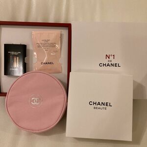 （日曜セール） CHANEL シャネル　ノベルティポーチ＆ミニサイズセット（新品） 