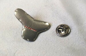 ビンテージ希少■川崎カワサキバイク銀色シルバー金属製ピンバッジ国産旧車ピンズKawasakibikePinbadgeMotorcyclePins■検索:Hondaホンダ