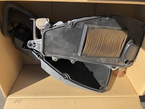 ホンダ フォルツァ MF08-1016*** から外した エアクリーナーBOX