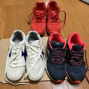 used スニーカー　3足セット　asics ムーンスター　24.5〜25cm程度　箱なし　