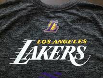 【既決USA】NBA★Los Angeles Lakersロサンゼルス・レイカーズ@完売胸元&背中【LAKERS】ロゴ入【NBA LA Lakers Logo Graphic Tee】 Grey @L_画像9