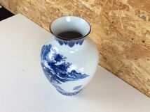 有田焼 西峰窯 花瓶 染付 山水絵 高さ24cm 壺焼物 金彩 白 和風 伝統工芸 陶磁器 骨董 美術品 花器 花入 花生け フラワーベース 管48518219_画像9