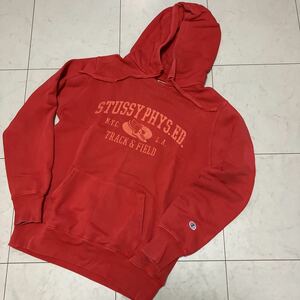 STUSSY×Champion/ステューシー×チャンピオン コラボ プルオーバーパーカー ランタグ復刻 カレッジプリント 後染めレッド