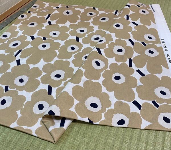 マリメッコ ミニウニッコ ベージュx薄いベージュ 廃盤 はぎれ ウニッコ 花 marimekko