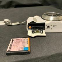 FUJIFILM FINEPIX F750 EXR ホワイト デジタルカメラ バッテリー1個 充電器 元箱 説明書 付き 富士フィルム デジカメ _画像8