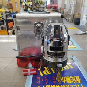 【中古　格安スタート】 ヤマシン 水平 垂直 レーザー墨出し器 MP4-ML