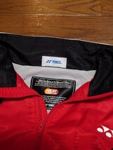 YONEX　ヨネックス　ウィンドブレーカー　ヒートカプセル　美品　ユニセックスLサイズ　赤、黒、白色　テニス　バドミントン_画像3