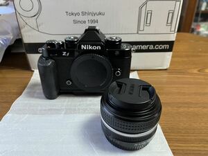 Nikon ZF 40mmF2 SEレンズキット　Smallrigグリップ付き