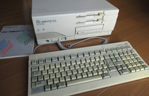 NEC PC-9801FA2 キーボード、ガイドブック付き　ジャンク_画像1