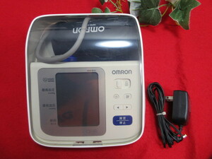 【OH6844/6】OMRON/オムロン　自動電子血圧計　HEM-8731　動作品♪