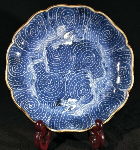  old Imari blue and white ceramics . dragon map wheel flower 20cm medium-sized dish .. period Edo period b-32a3313