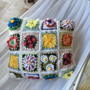 ハンドメイド 毛糸 モチーフ編み 立体花柄 クッションカバー