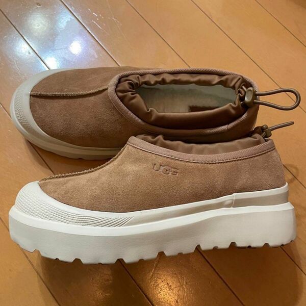 ugg 厚底スリッポン