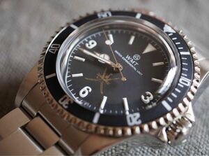 本国限定WMT WATCHES Royal Marine Gold Oman 369 Edition AGED BEZEL