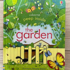 英語絵本　仕掛け絵本usborne peep inside the garden