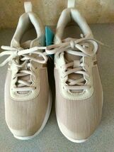 未使用ジュニア■ナ46　24ｃｍサイズ■アシックス薄茶色スニーカーレーザービーム運動靴_画像3