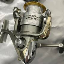 ★ジャンクリールなど各種大量まとめ★LUXEL-V2500/DYNAMIC700S /DAIWA★SHIMANO★など２３点６㎏以上★大量★スピニングリール★釣り具_画像2