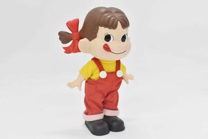 (685S 1214T1)1円～ ペコちゃん ソフビ人形 オーバーオール（赤）不二家 レトロ フィギュア