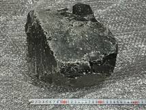 北海道白滝産（北海道四大産地の一つ）の漆黒の黒曜石原石　約13.40ｋgの大きな塊　希少　標本や石器づくりにいかがですか？ _画像1