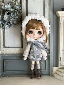 雪柄のフード付きワンピース　ブライスさんのお洋服　* アウトフィット * 洋服 * Blythe * ブライス サイズ * outfit *