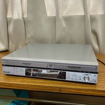 Panasonic 簡単ダビング VHS+DVDレコーダー　DMR-E70V/140_画像1