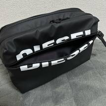 新品 未使用 タグ付き ★定価18,480円 DIESEL ディーゼル BIGロゴ ジッパーディティール ボディバッグ ショルダーバッグ クラッチバッグ 13_画像6