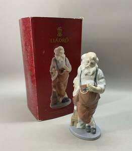 ①LLADRO Lladro リヤドロ/リアドロ 6779 大忙し時のサンタさん 高さ21cm 保証証明書付 箱付き クリスマス サンタクロース 陶器人形 置物