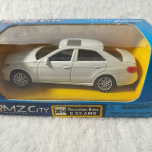 【RMZ-City】メルセデス・ベンツＥ63AMG！新品未使用未開封「出品撮影の為に今回開封」超美品！ホワイトカラー・サンルーフ付き。の画像1