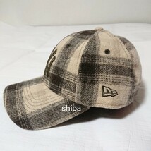 NEW ERA ニューエラ レディース 9FORTY キャップ 帽子 NY ヤンキース タータン チェック ベージュ 茶色 女性_画像3