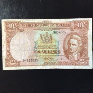 World Paper Money NEW ZEALAND 10 Shillings【1955-56】