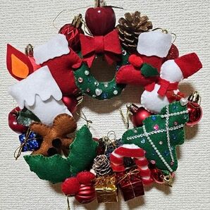 フェルト クリスマスリース ハンドメイド 壁