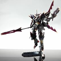 HG トランジェントガンダムグレイシャー完成品　ガンプラ完成品_画像2