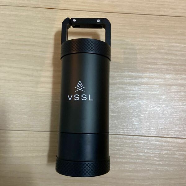 VSSL MINI CACHE BLACK LED ライト　コンパス　　大事な物を入れる部分もあります。新品