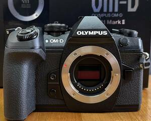 OLYMPUS OM-D E-M1 Mark II （ブラック) ボディー美品　送料込