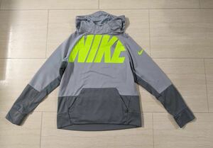 着用少　NIKE　ナイキ　パーカー　サイズL(160)