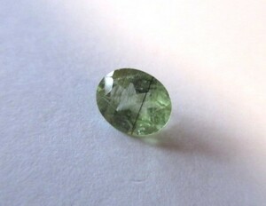 ルチル入り・ペリドット　ルース１点　約1.7ct　#1800