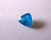 ☆アパタイト　三角形　ルース１点　約1.4ct　#1845_画像1