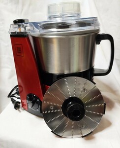 フードプロセッサー　山本電気　MICHIBA KITCHEN PRODUCT　MB-MM91　静か　スライス、千切り、泡立てのセット付き