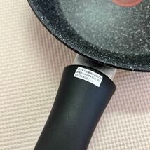 フライパン ティファール ガス火 IH 対応　T-fal 小さめ　　約20cm ブラックストーン　マーブル_画像3