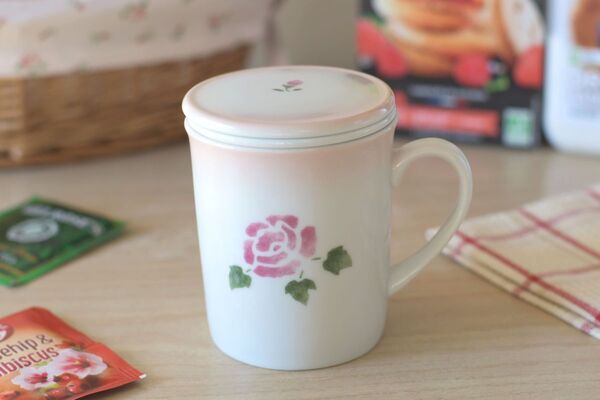 マニーローズ ルールデュテ ストレーナー付き 茶こし付き マグカップ 陶器 日本製 新品