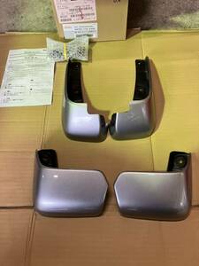 新品 ホンダ HONDA 純正 JF3 JF4 NBOX N-BOX エヌボックス マッドガード マットガード NH830Mルナシルバーメタリック 08P00-TTA-030B1台分