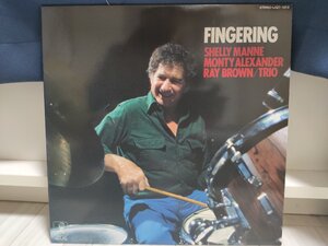 ■3点以上で送料無料!! JAZZ/ジャズ 国内盤・日本盤 FINGERING SHELLY MANNE MONTY ALEXANDER RAY BROWN TRIO 24LP9NT