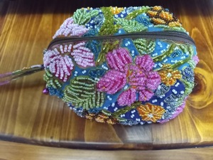 SUMBA ART スンバアート　ビーズ装飾バックブランド　小型ポーチ　極美品　手仕事　ビーズ刺繍　田川啓二好き　コスメポーチ　小物ポーチ