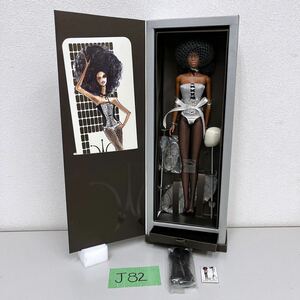 【J82】未使用保管品　Fashion Royalty 2006 ドール　人形 Urban Antoinette Adele Makeda