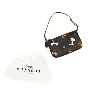 コーチ COACH ノリータ 19 PVC レザー シグネチャー スヌーピー CE707 アクセサリーポーチ ブラウン 極美品 中古 mau28004