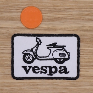 【Ｍサイズ】アイロンワッペン NO.1871 ベスパ ＶＥＳＰＡ イタリア ピアッジオ 人気 アップリケ 【郵便定形】