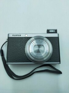 ●FUJIFILM XF1 デジタルカメラ ブラック 通電確認済 